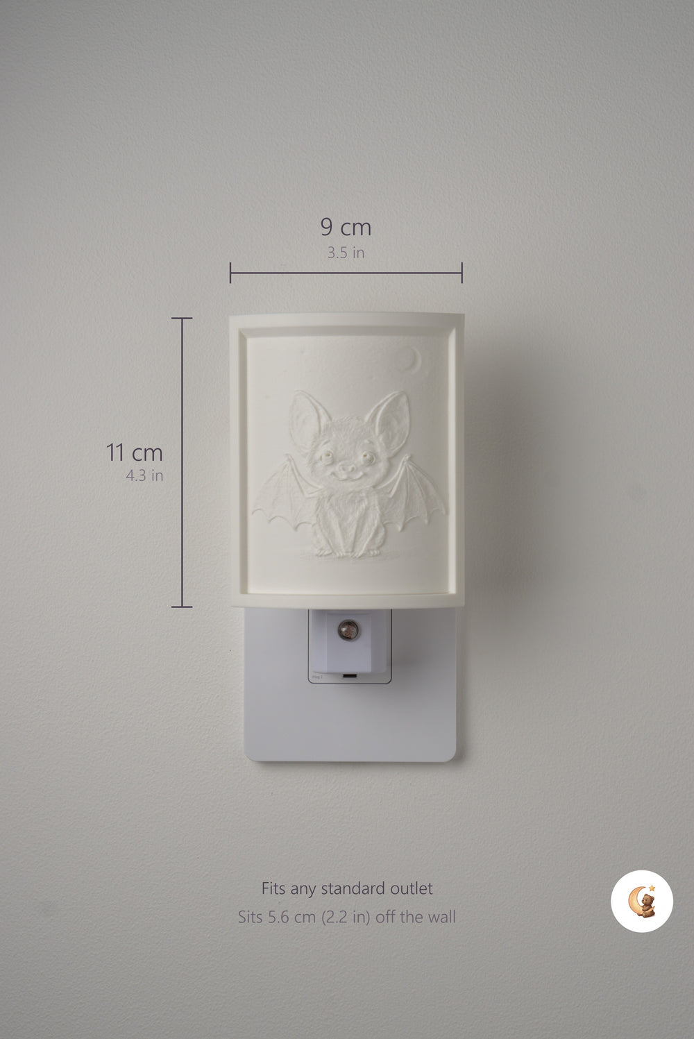 Size guide: the Bat night light is 9 cm (3.5 in) wide by 11 cm (4.3 in) tall and fits any standard outlet