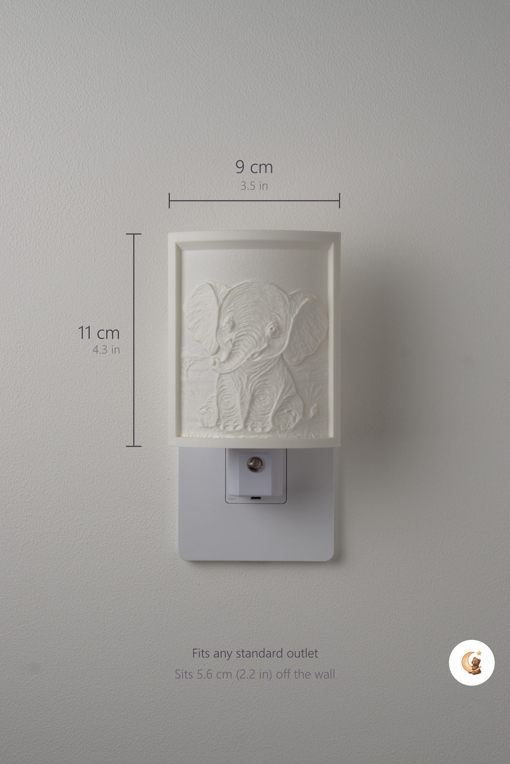 Size guide: the Elephant night light is 9 cm (3.5 in) wide by 11 cm (4.3 in) tall and fits any standard outlet