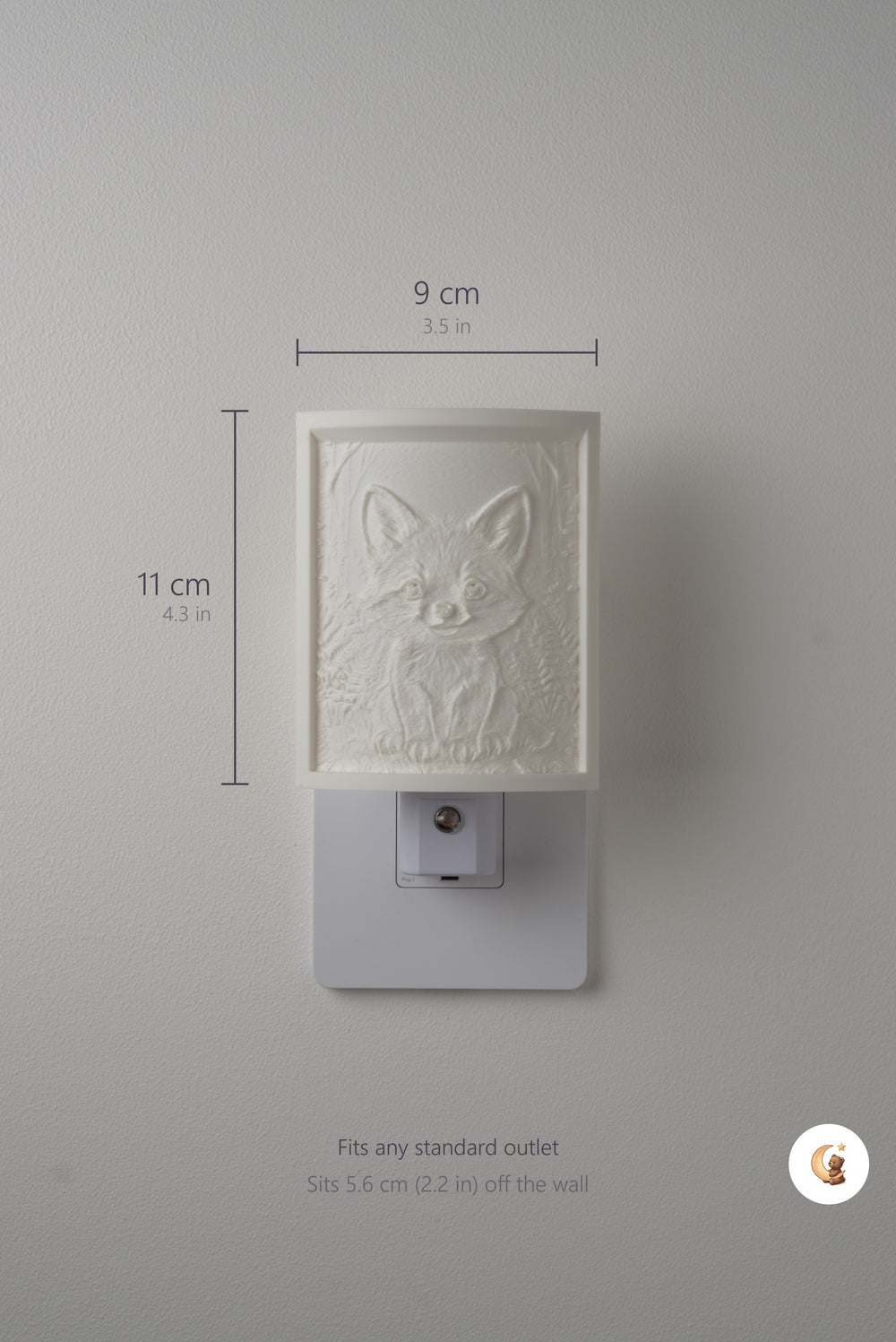 Size guide: the Fox night light is 9 cm (3.5 in) wide by 11 cm (4.3 in) tall and fits any standard outlet