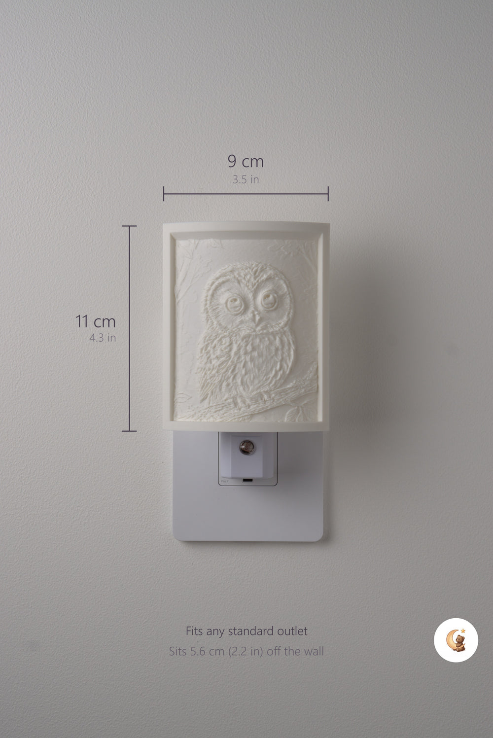 Size guide: the Owl night light is 9 cm (3.5 in) wide by 11 cm (4.3 in) tall and fits any standard outlet