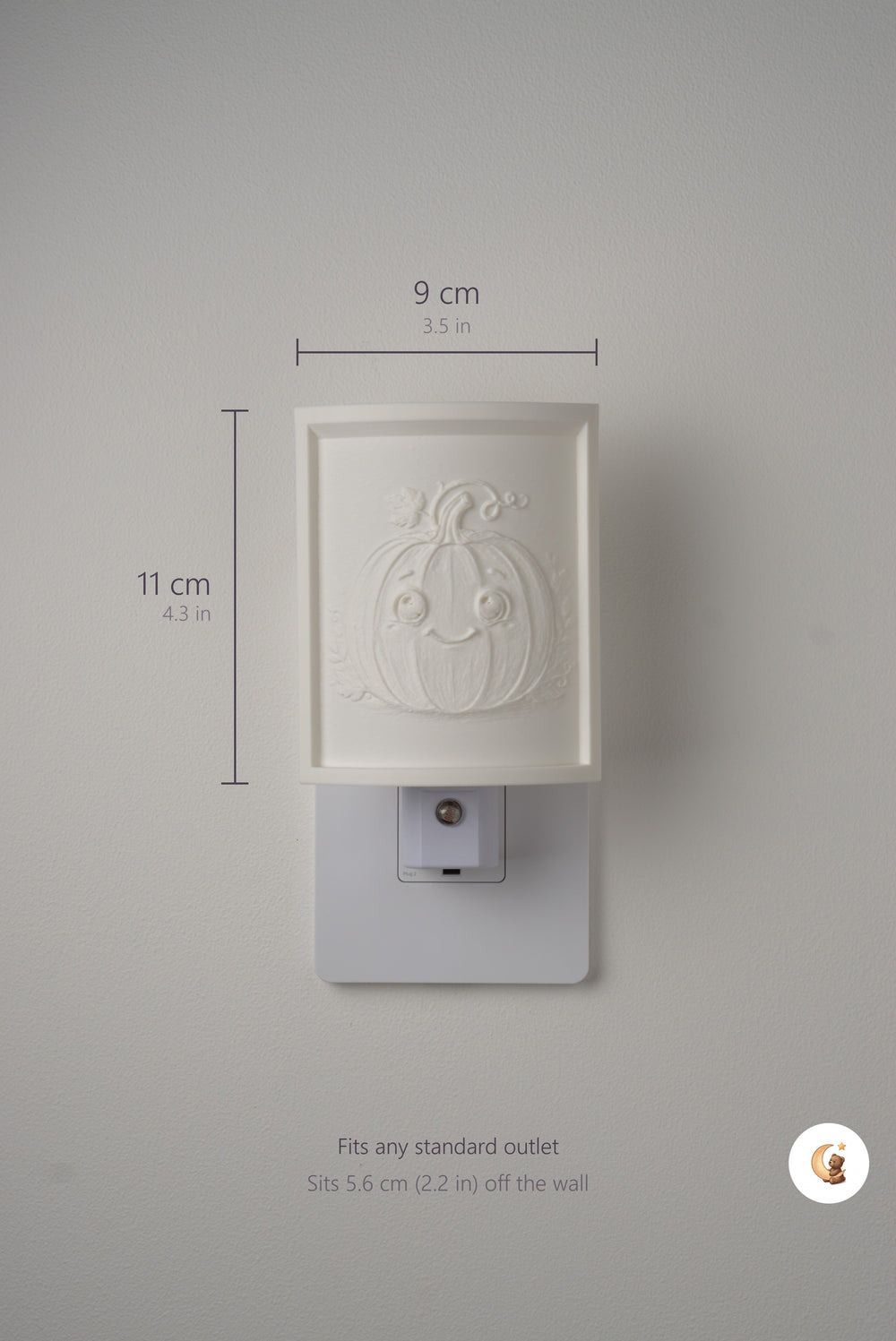 Size guide: the Pumpkin night light is 9 cm (3.5 in) wide by 11 cm (4.3 in) tall and fits any standard outlet